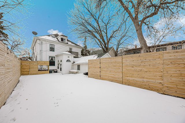 1117 3rd Avenue S, Fargo, ND 58103