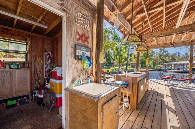 115 Princes Circle, Ivanhoe, TX 75979