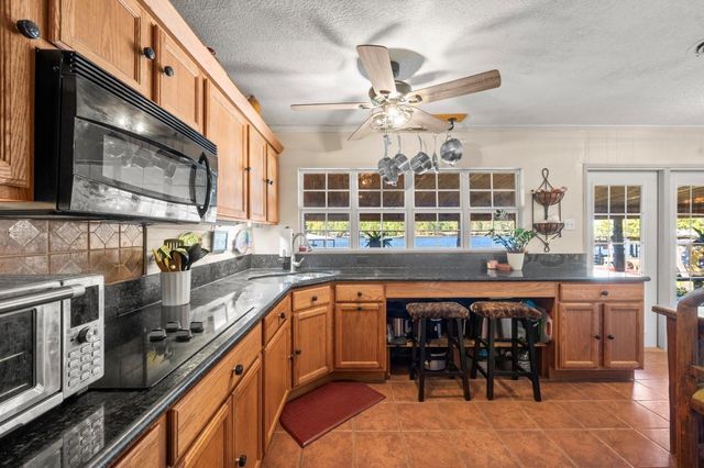 115 Princes Circle, Ivanhoe, TX 75979