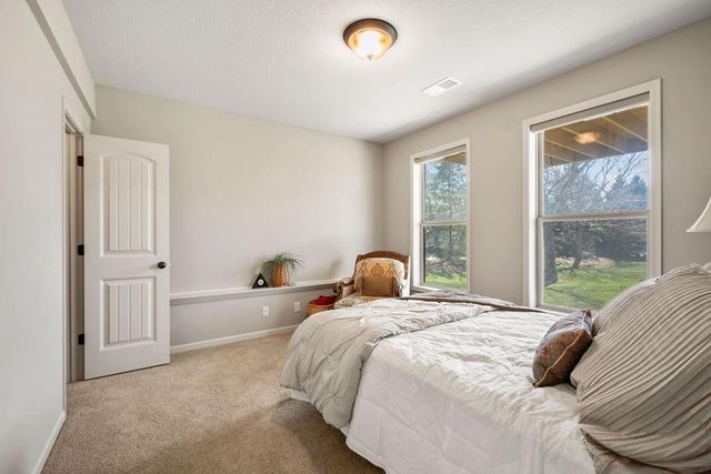 15917 E 29th Street Court S, Independence, MO 64055