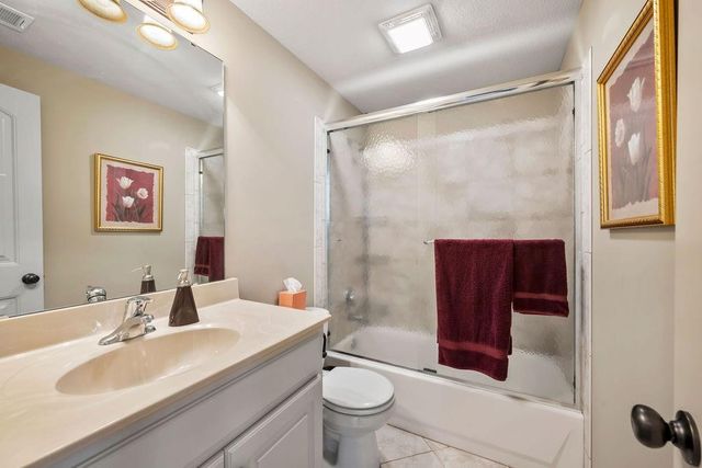 15917 E 29th Street Court S, Independence, MO 64055