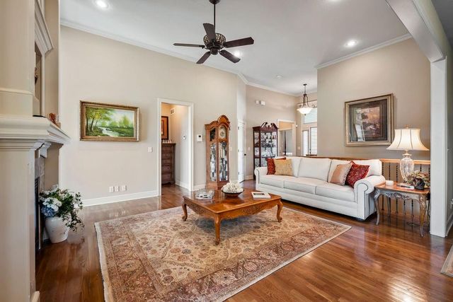 15917 E 29th Street Court S, Independence, MO 64055