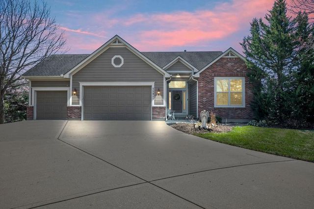 15917 E 29th Street Court S, Independence, MO 64055