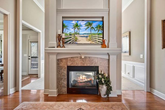 15917 E 29th Street Court S, Independence, MO 64055