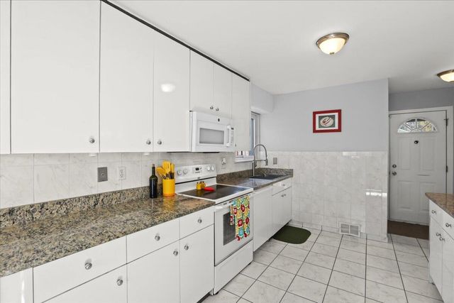 29945 Everett Street, Southfield City, MI 48076