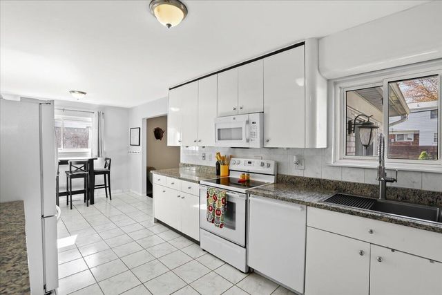 29945 Everett Street, Southfield City, MI 48076