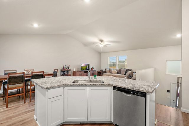 39604 Fallbrook Avenue, North Branch, MN 55056