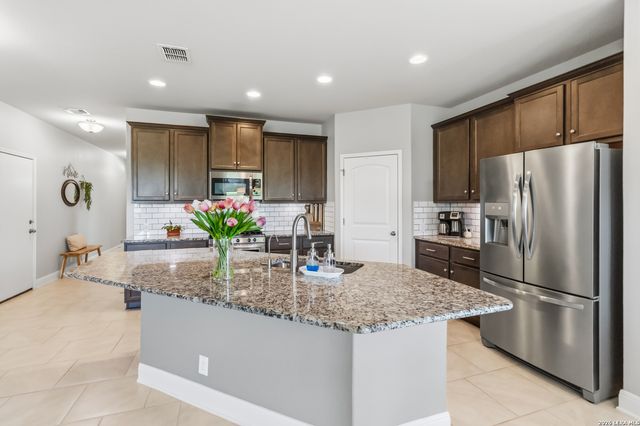 303 Rose Spoonbill, San Antonio, TX 78253
