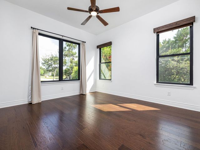 200 Maravilla Bluff LN, Georgetown, TX 78628