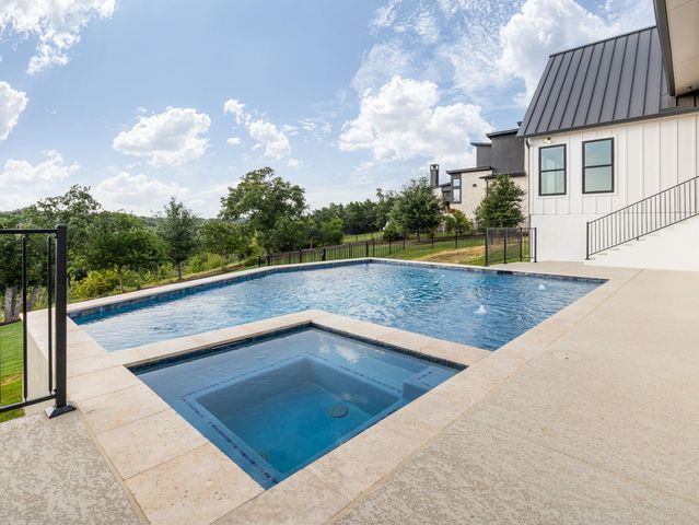 200 Maravilla Bluff LN, Georgetown, TX 78628