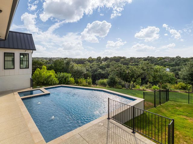 200 Maravilla Bluff LN, Georgetown, TX 78628