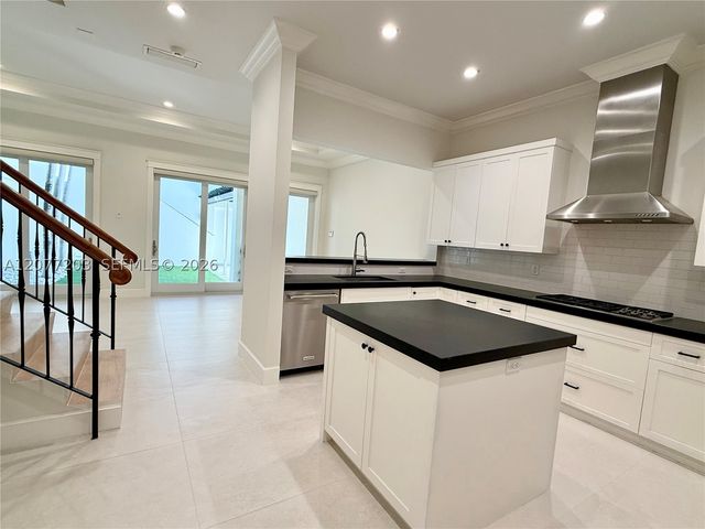 530 Valencia Ave 3, Coral Gables, FL 33134
