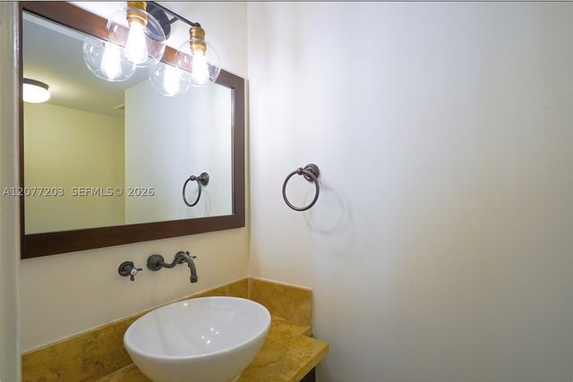 530 Valencia Ave 3, Coral Gables, FL 33134