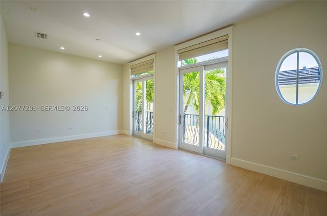 530 Valencia Ave 3, Coral Gables, FL 33134