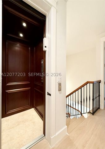 530 Valencia Ave 3, Coral Gables, FL 33134