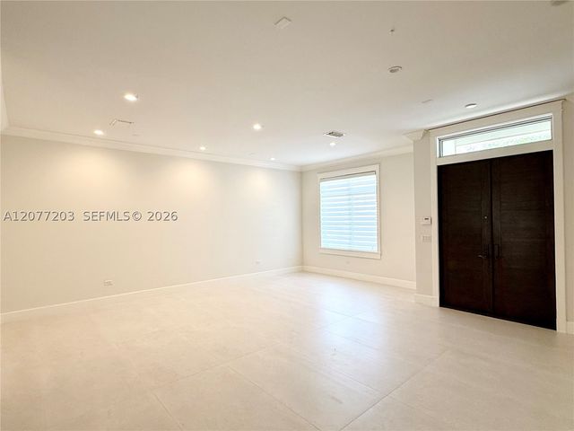 530 Valencia Ave 3, Coral Gables, FL 33134