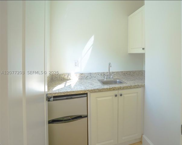 530 Valencia Ave 3, Coral Gables, FL 33134