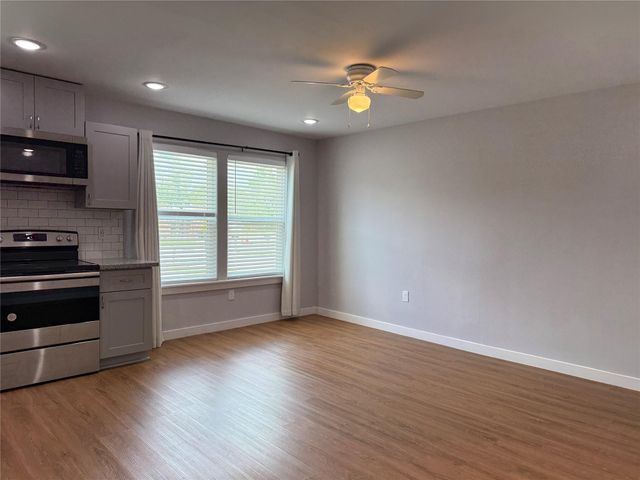 6610 Haight Street A, Houston, TX 77028