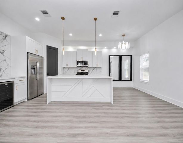 8665 Duane Street B, Houston, TX 77051