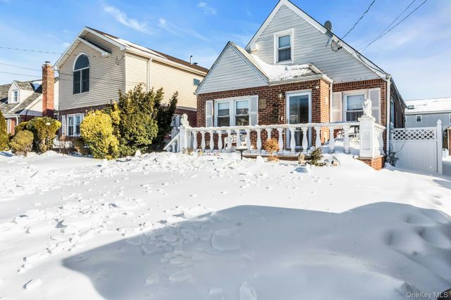 20 Law Street, North Valley Stream, NY 11580