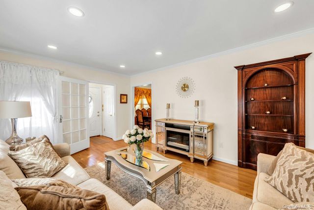 20 Law Street, North Valley Stream, NY 11580