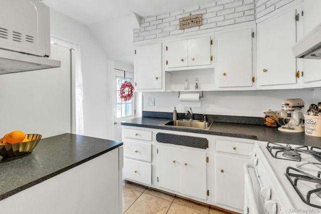 20 Law Street, North Valley Stream, NY 11580