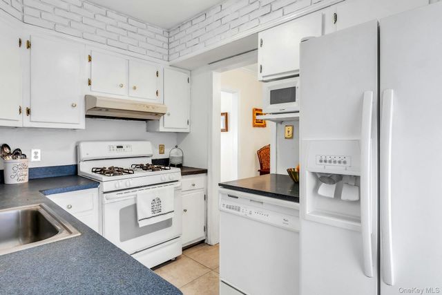 20 Law Street, North Valley Stream, NY 11580