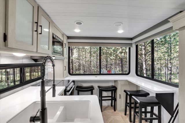 142 Freedom Meadows Dr, Newport, WA 99156