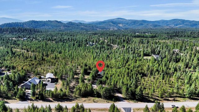 142 Freedom Meadows Dr, Newport, WA 99156