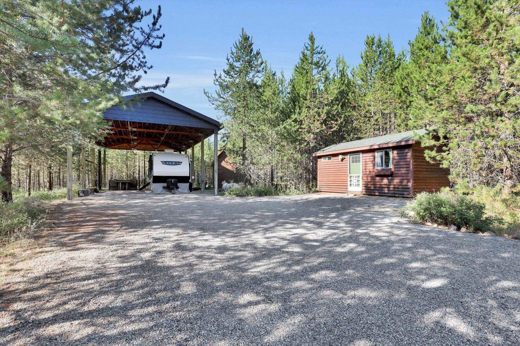 142 Freedom Meadows Dr, Newport, WA 99156