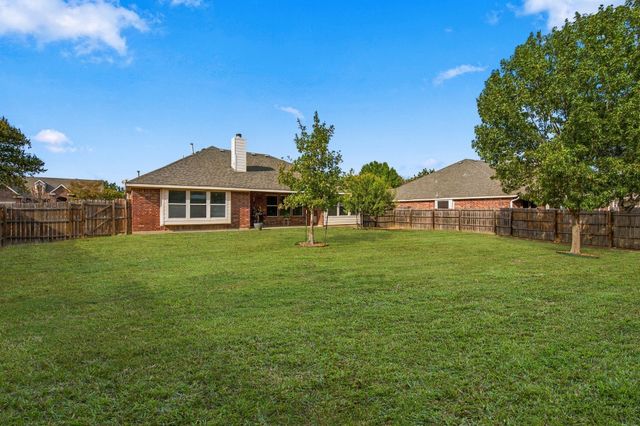 2412 Clubhouse Drive, Denton, TX 76210