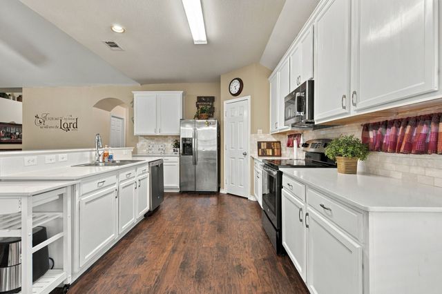 2412 Clubhouse Drive, Denton, TX 76210