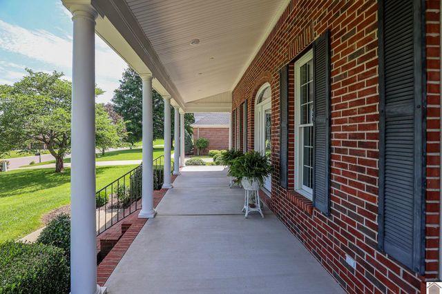 205 Willow Lake Drive, Paducah, KY 42003