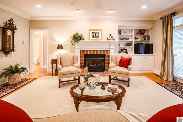 205 Willow Lake Drive, Paducah, KY 42003