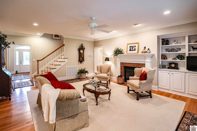 205 Willow Lake Drive, Paducah, KY 42003