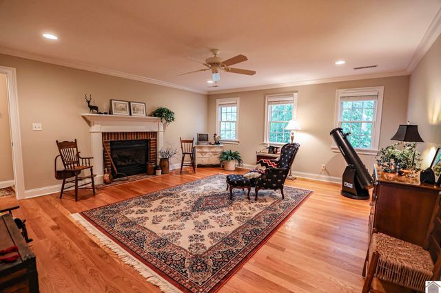 205 Willow Lake Drive, Paducah, KY 42003