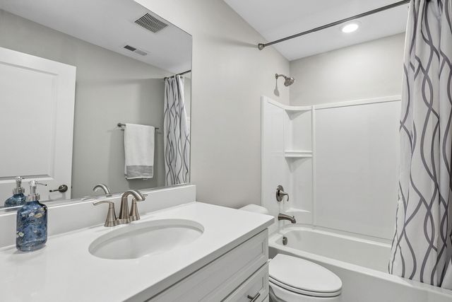 3206 Martini Street, Mundelein, IL 60060