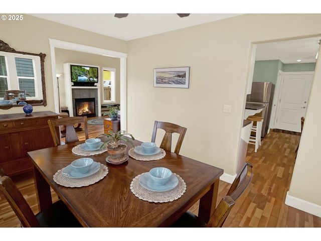2146 Nw JETTY Ave, Lincoln City, OR 97367