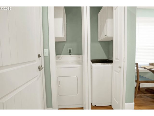 2146 Nw JETTY Ave, Lincoln City, OR 97367