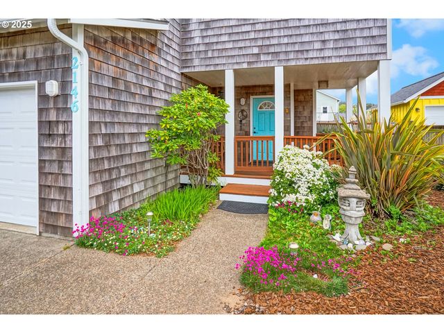 2146 Nw JETTY Ave, Lincoln City, OR 97367
