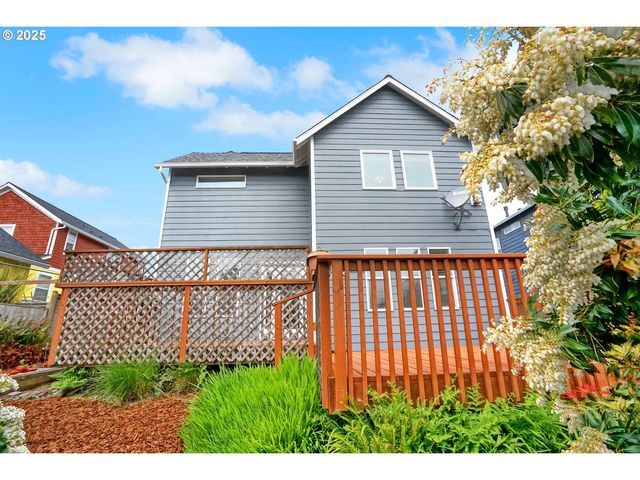 2146 Nw JETTY Ave, Lincoln City, OR 97367