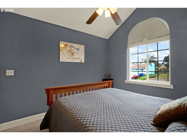 2146 Nw JETTY Ave, Lincoln City, OR 97367