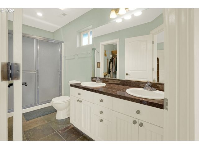 2146 Nw JETTY Ave, Lincoln City, OR 97367