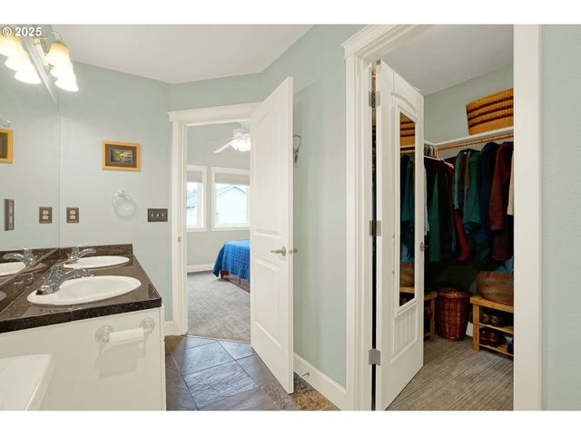 2146 Nw JETTY Ave, Lincoln City, OR 97367