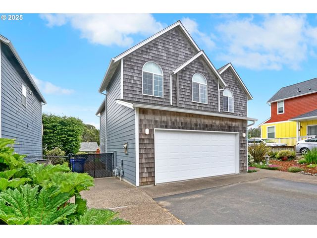 2146 Nw JETTY Ave, Lincoln City, OR 97367