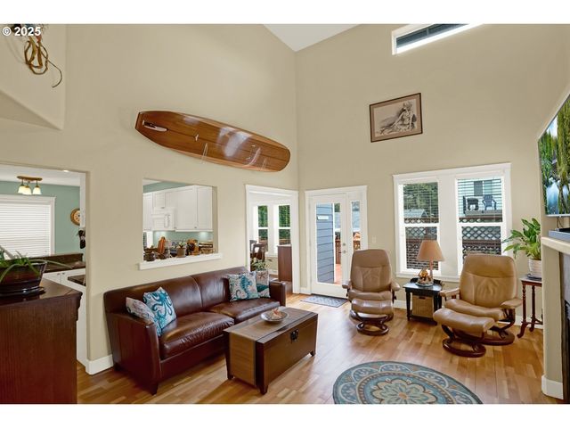2146 Nw JETTY Ave, Lincoln City, OR 97367