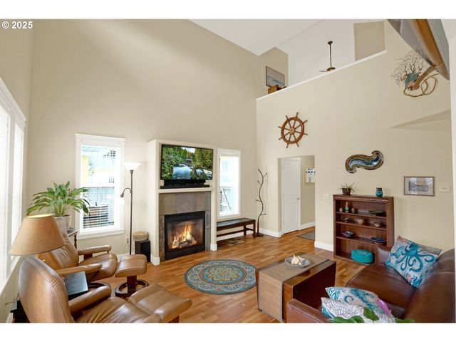 2146 Nw JETTY Ave, Lincoln City, OR 97367