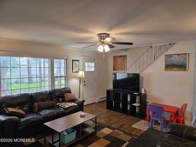 33 Middlebury Lane, Willingboro, NJ 08046