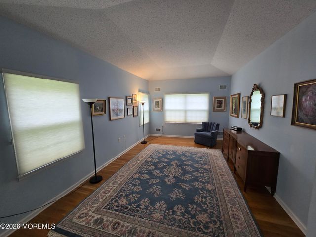 33 Middlebury Lane, Willingboro, NJ 08046