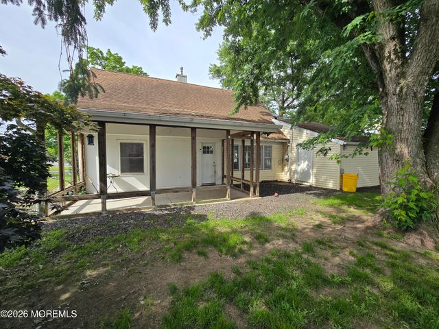 33 Middlebury Lane, Willingboro, NJ 08046